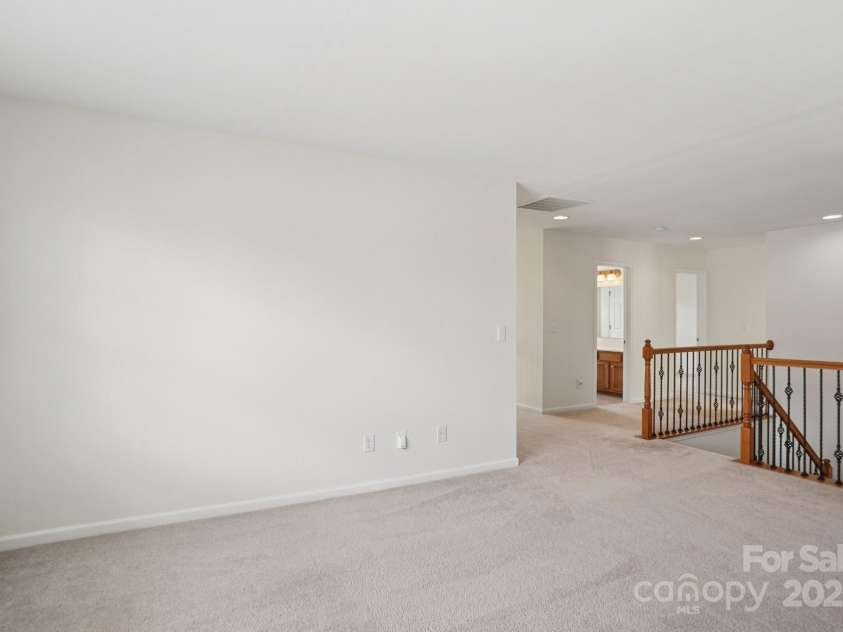 10303 Dominion Village Drive, Charlotte, NC 28269.  MLS# CAR4276725, YatesRealty ID 23760. 