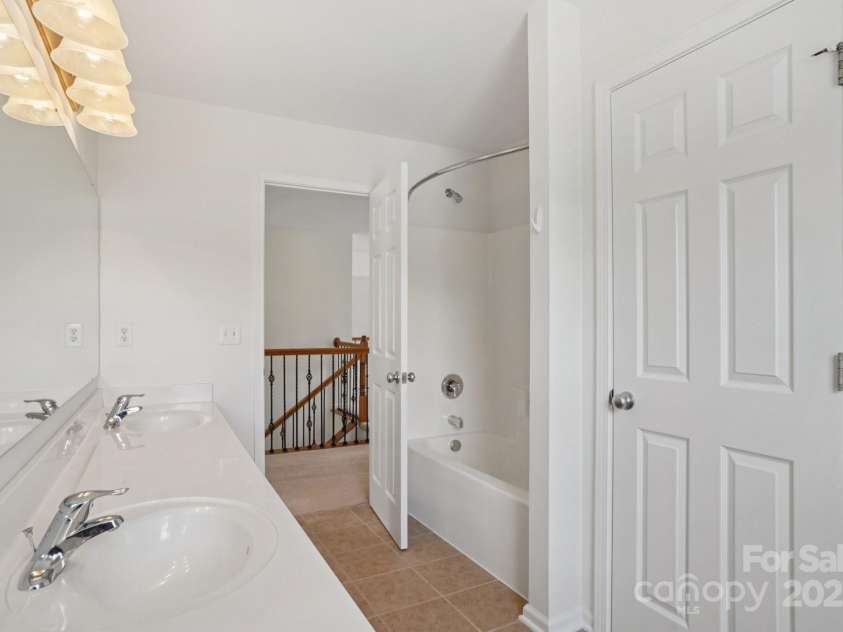 10303 Dominion Village Drive, Charlotte, NC 28269.  MLS# CAR4276725, YatesRealty ID 23760. 