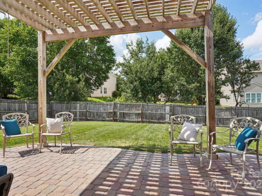10303 Dominion Village Drive, Charlotte, NC 28269.  MLS# CAR4276725, YatesRealty ID 23760. 