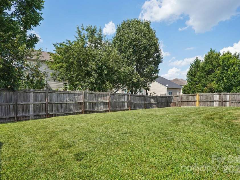 10303 Dominion Village Drive, Charlotte, NC 28269.  MLS# CAR4276725, YatesRealty ID 23760. 