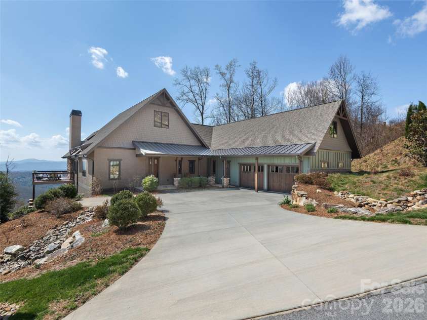 31 Wonderland Ridge Lane, Fairview, NC 28730.  MLS# CAR4369068, YatesRealty ID 23760. 