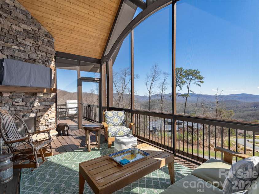31 Wonderland Ridge Lane, Fairview, NC 28730.  MLS# CAR4369068, YatesRealty ID 23760. 