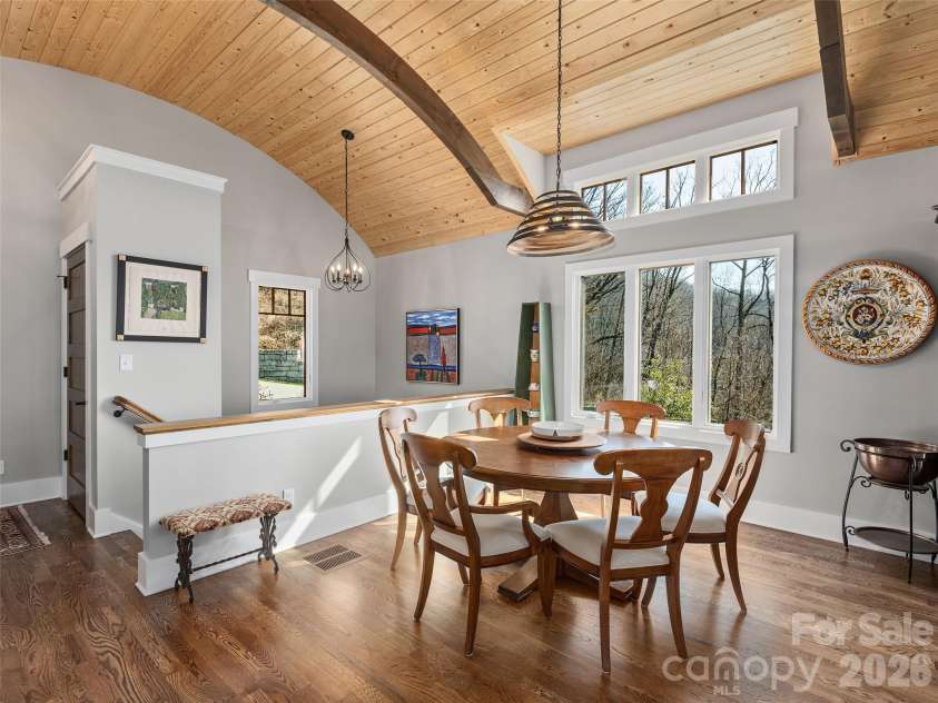 31 Wonderland Ridge Lane, Fairview, NC 28730.  MLS# CAR4369068, YatesRealty ID 23760. 