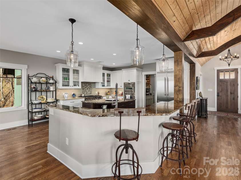 31 Wonderland Ridge Lane, Fairview, NC 28730.  MLS# CAR4369068, YatesRealty ID 23760. 