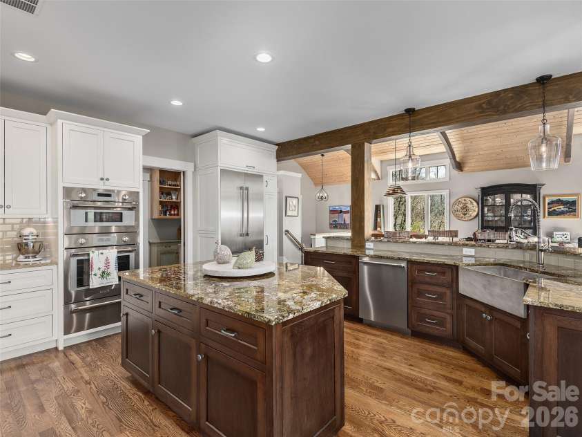 31 Wonderland Ridge Lane, Fairview, NC 28730.  MLS# CAR4369068, YatesRealty ID 23760. 
