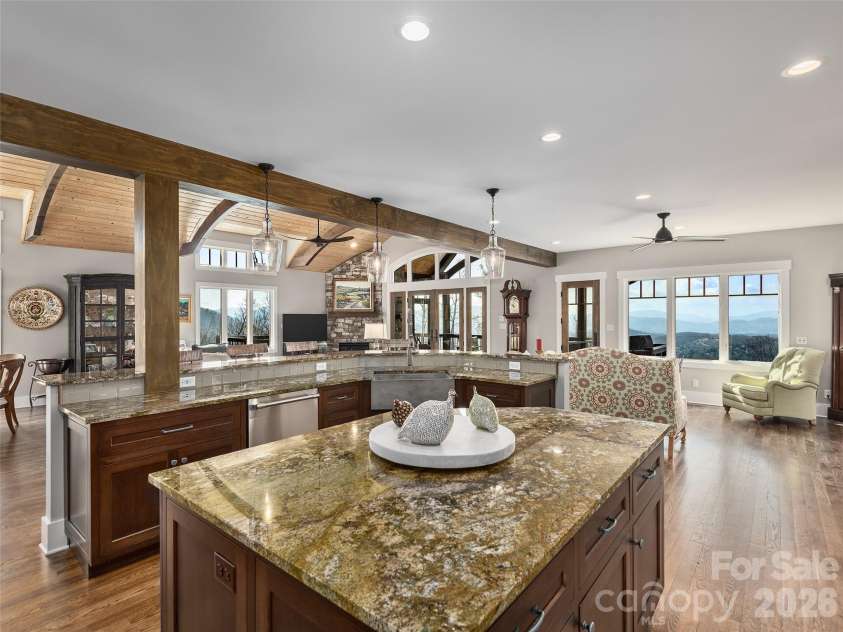 31 Wonderland Ridge Lane, Fairview, NC 28730.  MLS# CAR4369068, YatesRealty ID 23760. 