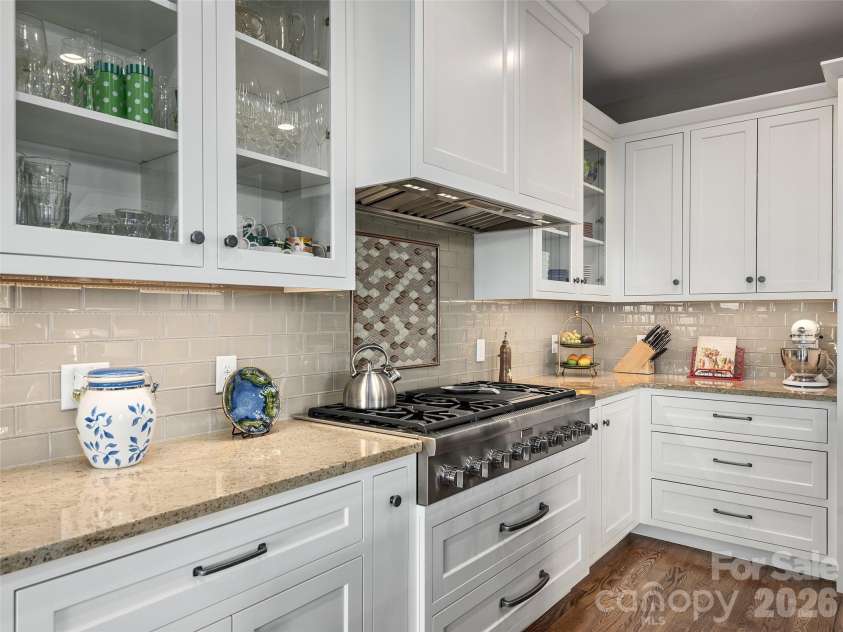 31 Wonderland Ridge Lane, Fairview, NC 28730.  MLS# CAR4369068, YatesRealty ID 23760. 