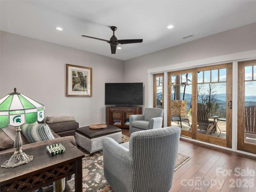 31 Wonderland Ridge Lane, Fairview, NC 28730.  MLS# CAR4369068, YatesRealty ID 23760. 