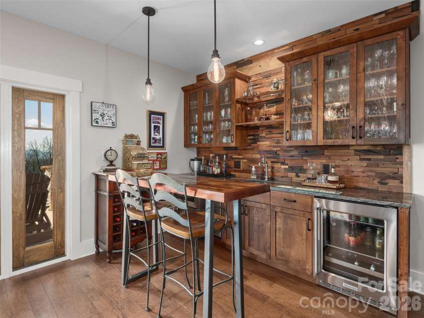 31 Wonderland Ridge Lane, Fairview, NC 28730.  MLS# CAR4369068, YatesRealty ID 23760. 