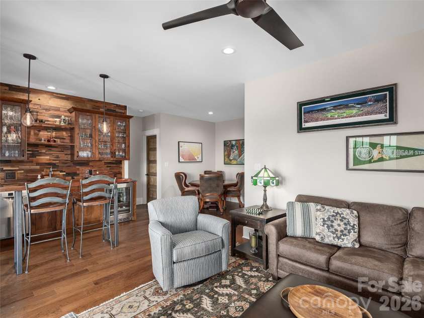 31 Wonderland Ridge Lane, Fairview, NC 28730.  MLS# CAR4369068, YatesRealty ID 23760. 