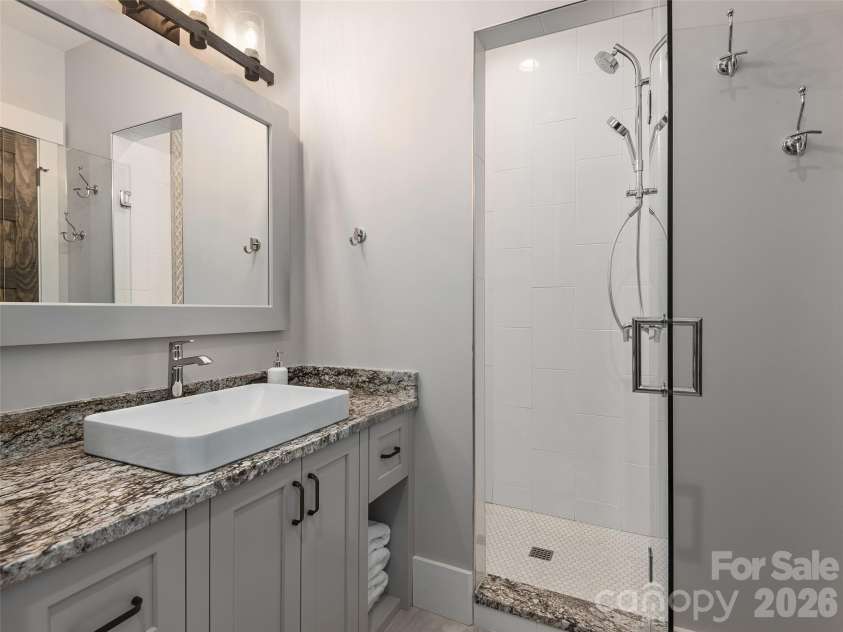 31 Wonderland Ridge Lane, Fairview, NC 28730.  MLS# CAR4369068, YatesRealty ID 23760. 
