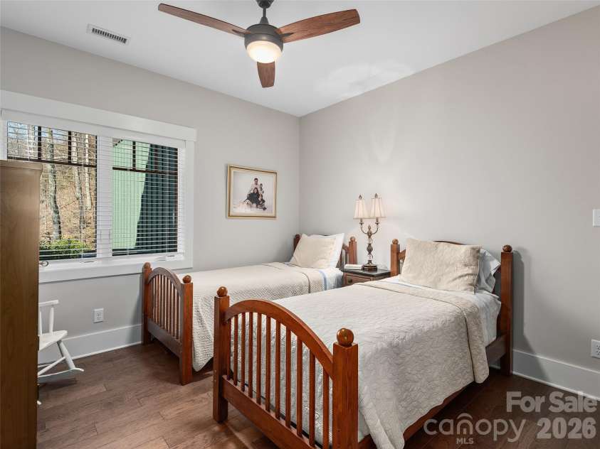 31 Wonderland Ridge Lane, Fairview, NC 28730.  MLS# CAR4369068, YatesRealty ID 23760. 