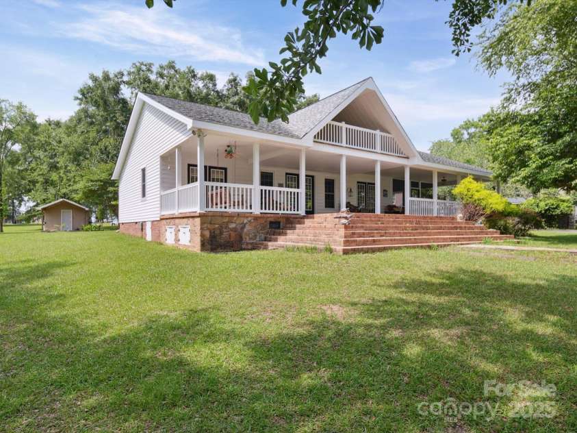 2442 Singleton Point, Liberty Hill, SC 29074.  MLS# CAR4267082, YatesRealty ID 23761. 