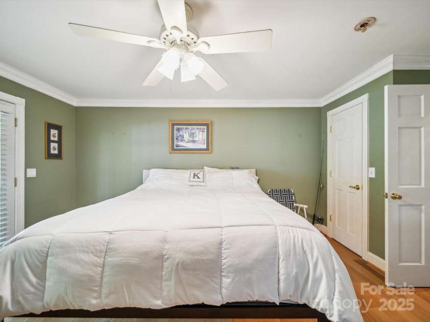 2442 Singleton Point, Liberty Hill, SC 29074.  MLS# CAR4267082, YatesRealty ID 23761. 