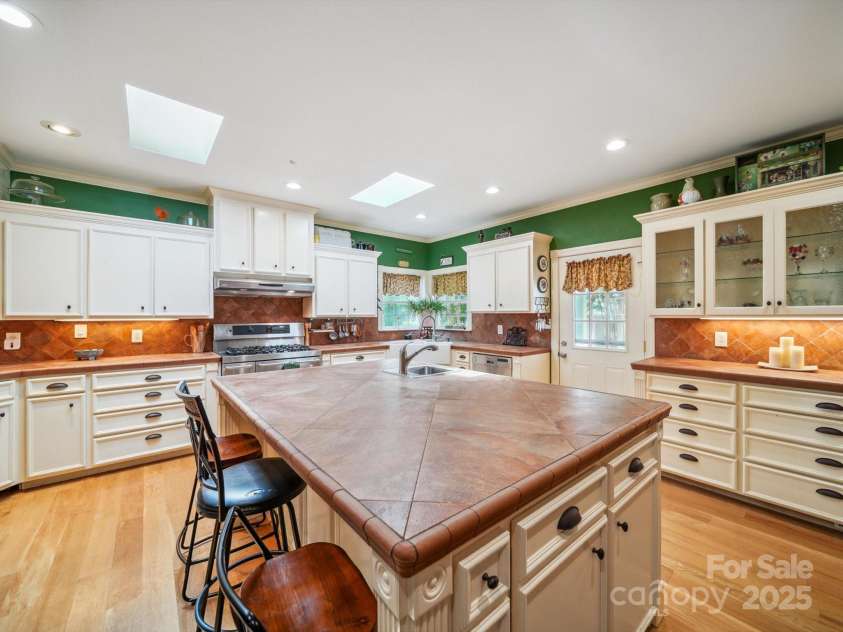 2442 Singleton Point, Liberty Hill, SC 29074.  MLS# CAR4267082, YatesRealty ID 23761. 