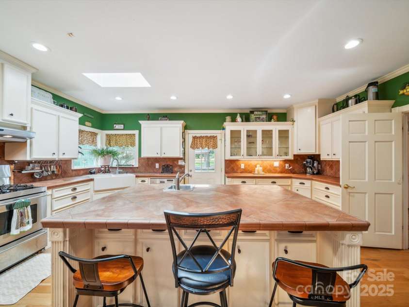 2442 Singleton Point, Liberty Hill, SC 29074.  MLS# CAR4267082, YatesRealty ID 23761. 