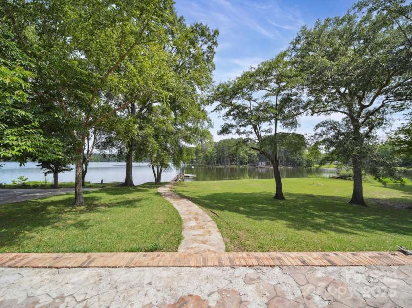 2442 Singleton Point, Liberty Hill, SC 29074.  MLS# CAR4267082, YatesRealty ID 23761. 