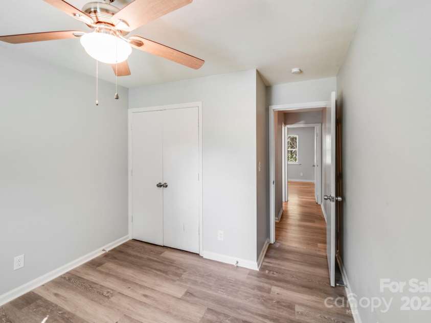 6226 Spanish Oak Road, Charlotte, NC 28227.  MLS# CAR4277406, YatesRealty ID 23762. 