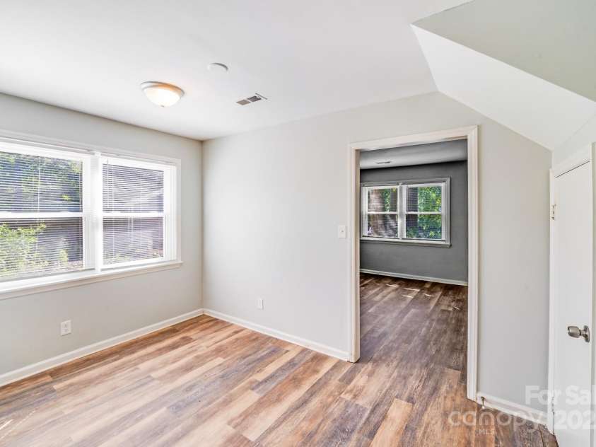 6226 Spanish Oak Road, Charlotte, NC 28227.  MLS# CAR4277406, YatesRealty ID 23762. 