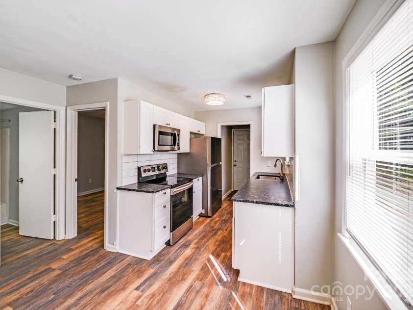 6226 Spanish Oak Road, Charlotte, NC 28227.  MLS# CAR4277406, YatesRealty ID 23762. 