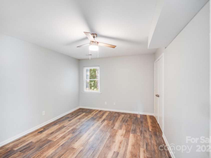 6226 Spanish Oak Road, Charlotte, NC 28227.  MLS# CAR4277406, YatesRealty ID 23762. 