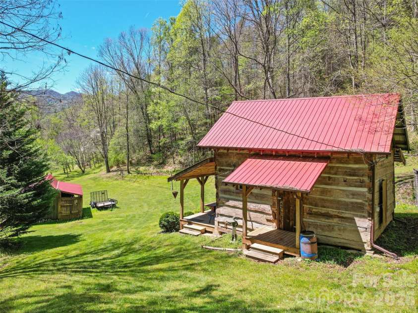 647 Indian Springs Road, Clyde, NC 28721.  MLS# CAR4376153, YatesRealty ID 23762. 