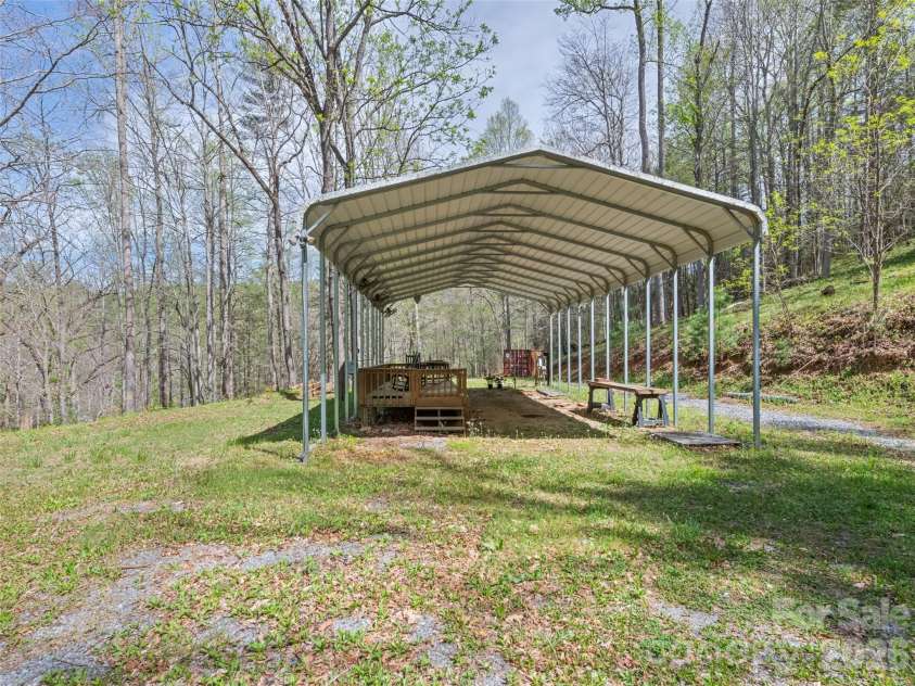 647 Indian Springs Road, Clyde, NC 28721.  MLS# CAR4376153, YatesRealty ID 23762. 