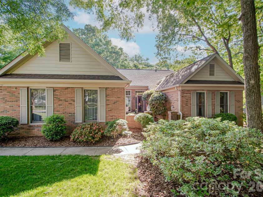 10801 Whitfield Ridge Drive, Charlotte, NC 28277.  MLS# CAR4375707, YatesRealty ID 23763. 