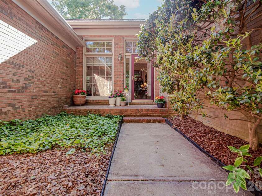 10801 Whitfield Ridge Drive, Charlotte, NC 28277.  MLS# CAR4375707, YatesRealty ID 23763. 