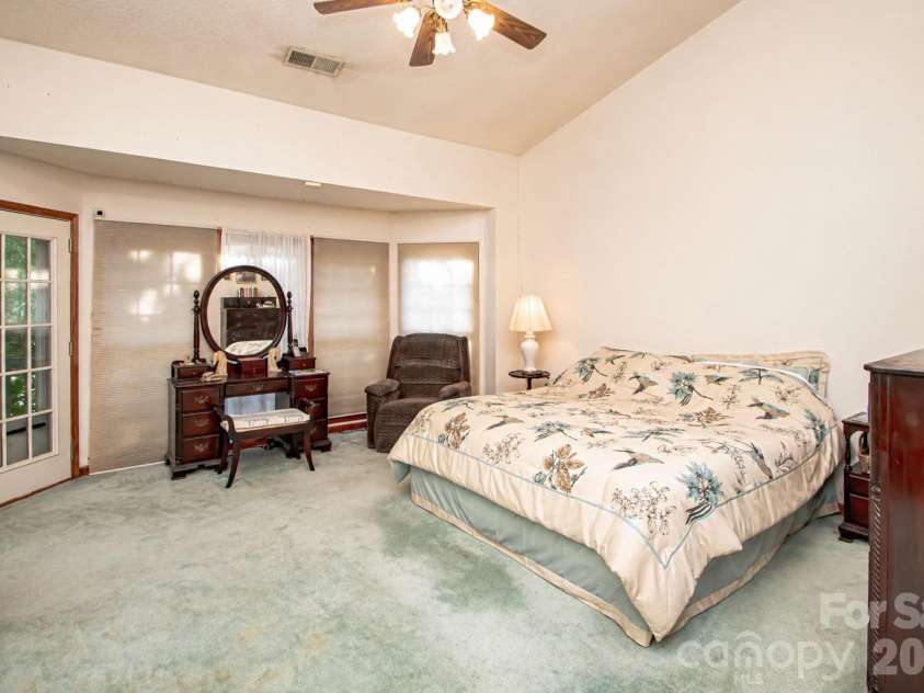 10801 Whitfield Ridge Drive, Charlotte, NC 28277.  MLS# CAR4375707, YatesRealty ID 23763. 