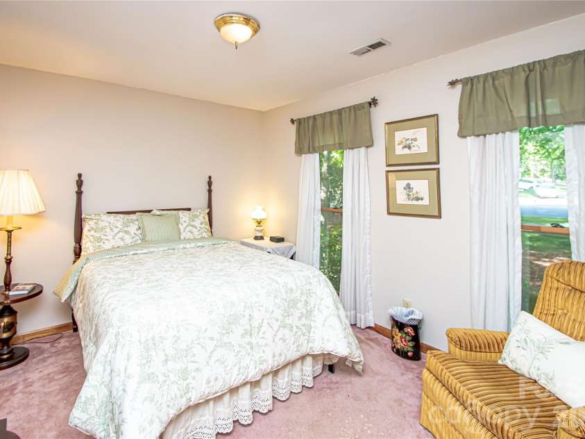 10801 Whitfield Ridge Drive, Charlotte, NC 28277.  MLS# CAR4375707, YatesRealty ID 23763. 