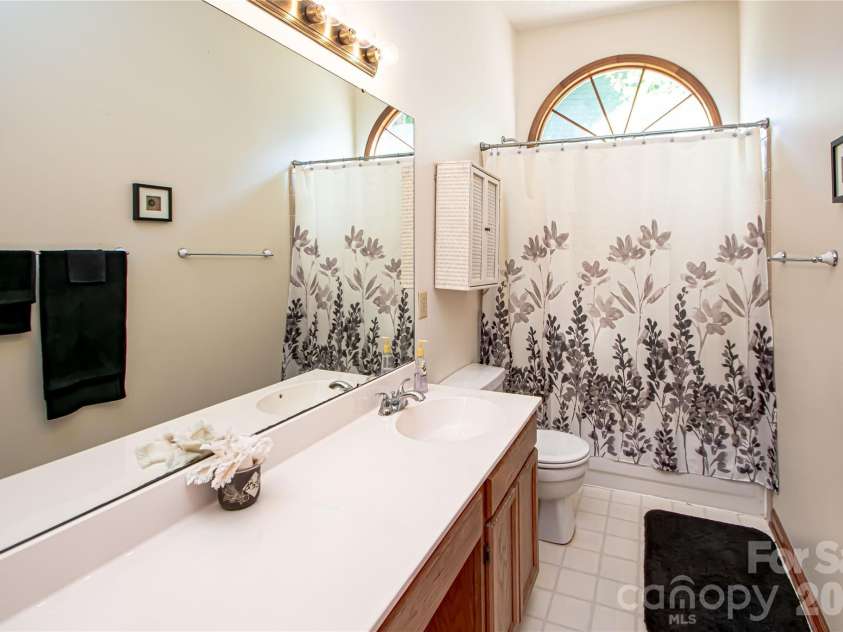 10801 Whitfield Ridge Drive, Charlotte, NC 28277.  MLS# CAR4375707, YatesRealty ID 23763. 