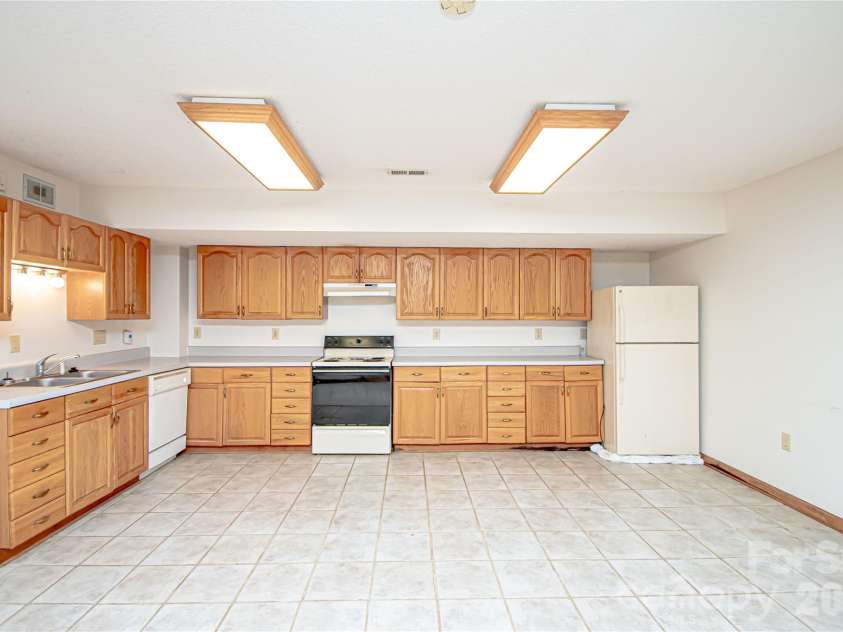 10801 Whitfield Ridge Drive, Charlotte, NC 28277.  MLS# CAR4375707, YatesRealty ID 23763. 