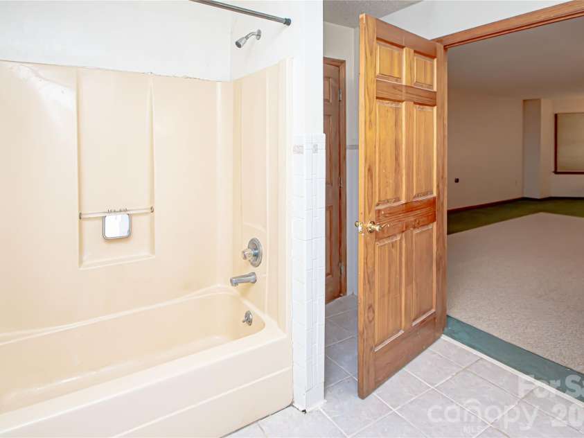 10801 Whitfield Ridge Drive, Charlotte, NC 28277.  MLS# CAR4375707, YatesRealty ID 23763. 