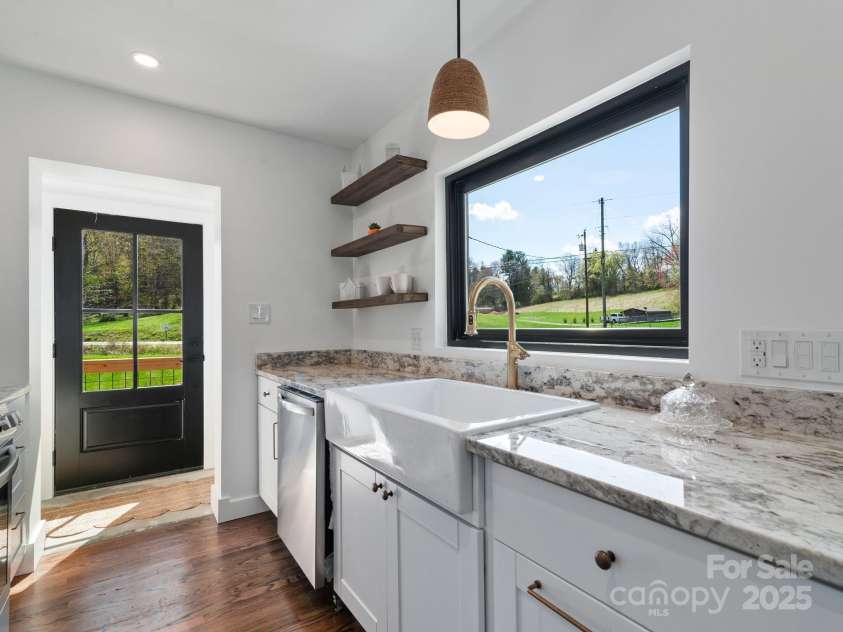 21 Murray Road, Canton, NC 28716.  MLS# CAR4262668, YatesRealty ID 23765. 