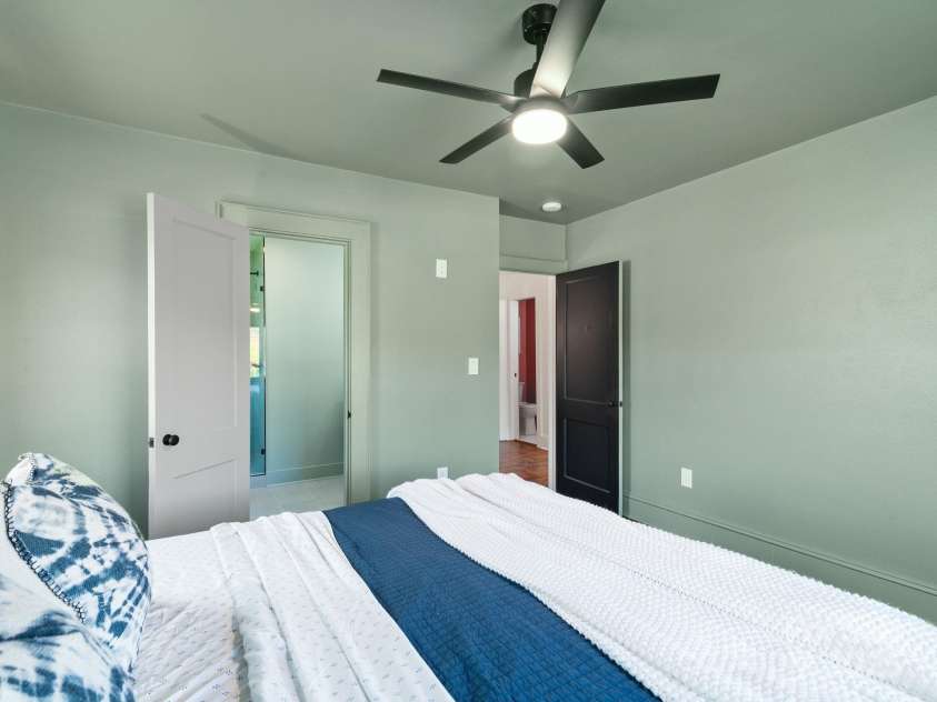 21 Murray Road, Canton, NC 28716.  MLS# CAR4262668, YatesRealty ID 23765. 