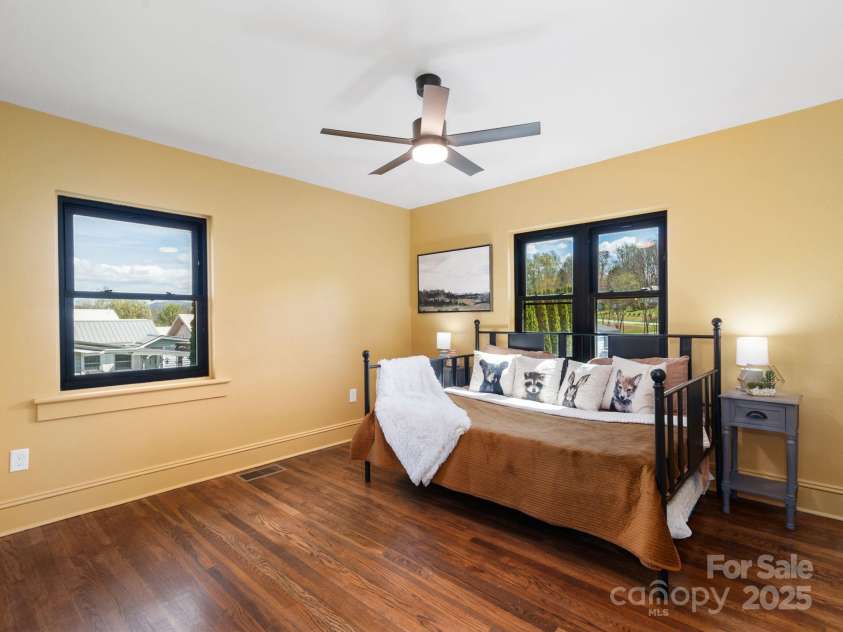 21 Murray Road, Canton, NC 28716.  MLS# CAR4262668, YatesRealty ID 23765. 