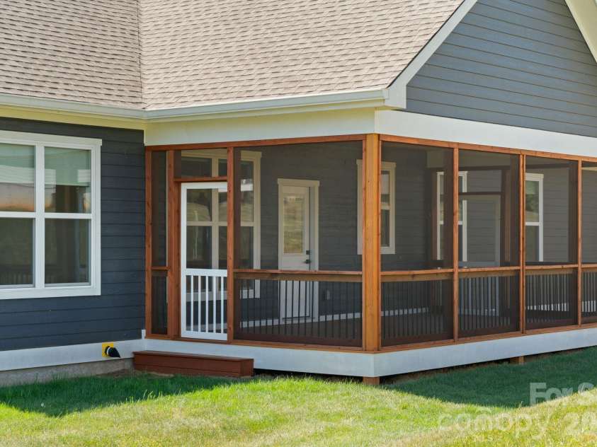 111 Pisgah Gap Drive, Candler, NC 28715.  MLS# CAR4381392, YatesRealty ID 23766. 