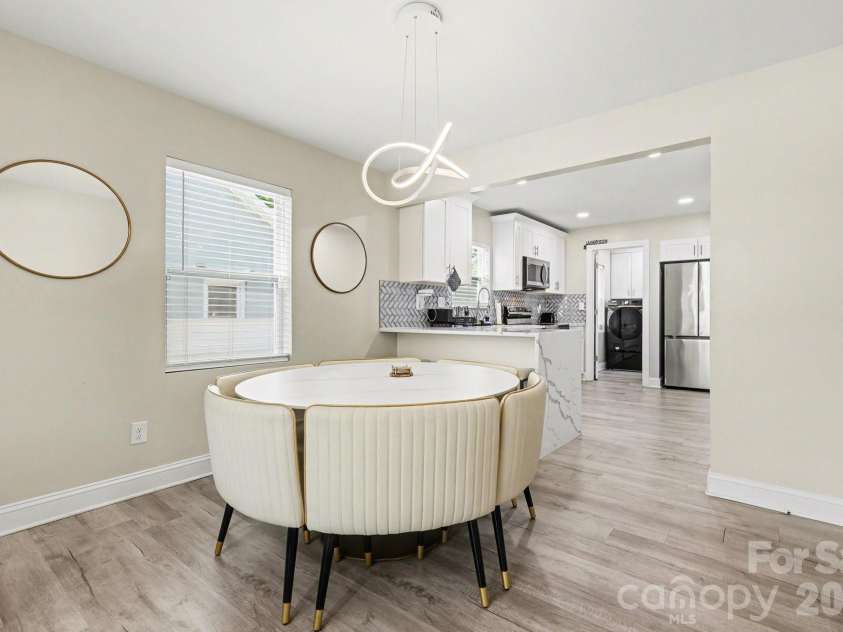 3816 Freedom Drive, Charlotte, NC 28208.  MLS# CAR4376984, YatesRealty ID 23767. 