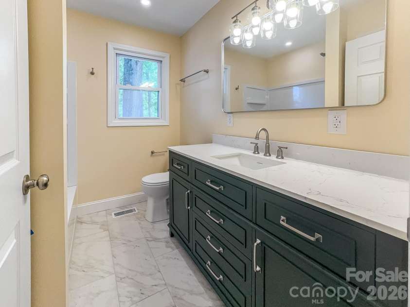 306 Whisnant Street, Shelby, NC 28150.  MLS# CAR4379331, YatesRealty ID 23769. 