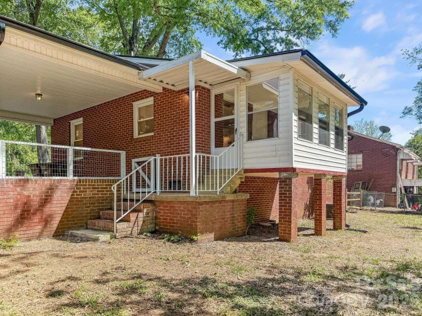 306 Whisnant Street, Shelby, NC 28150.  MLS# CAR4379331, YatesRealty ID 23769. 
