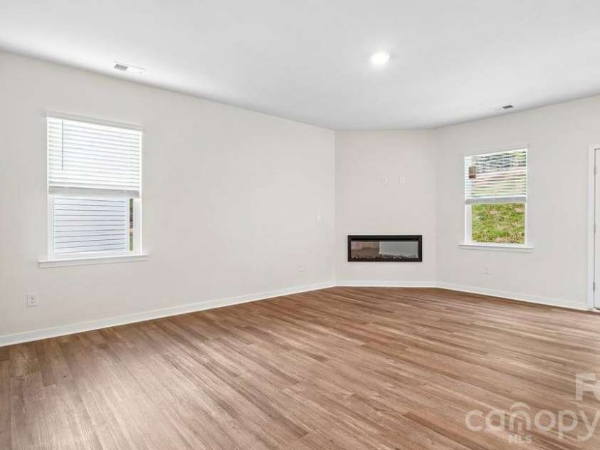 552 Dazzle Loop, Newton, NC 28658.  MLS# CAR4334725, YatesRealty ID 2377. 