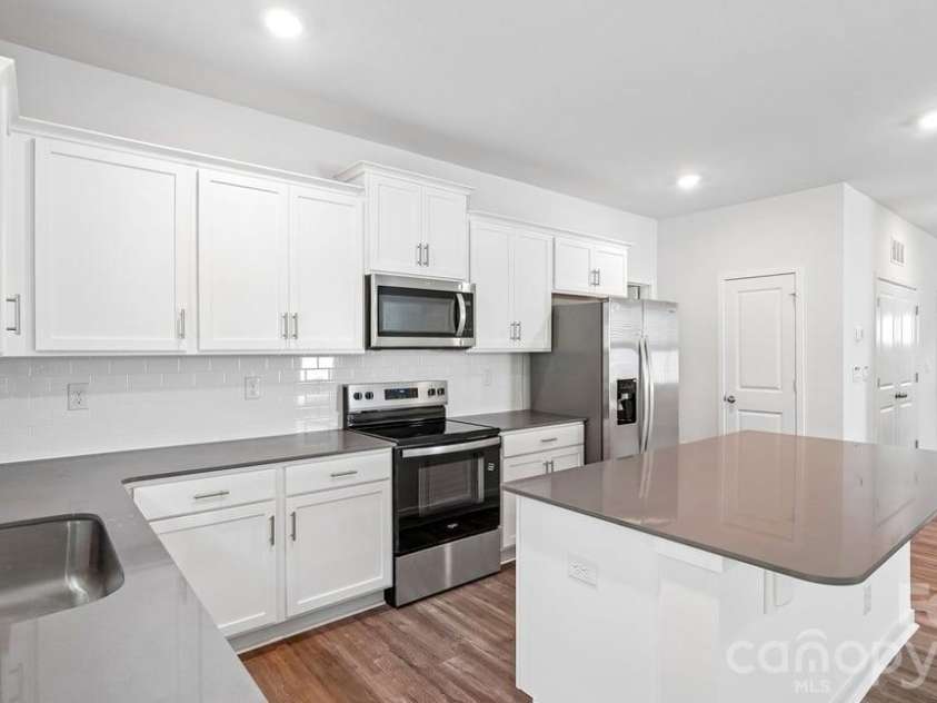552 Dazzle Loop, Newton, NC 28658.  MLS# CAR4334725, YatesRealty ID 2377. 