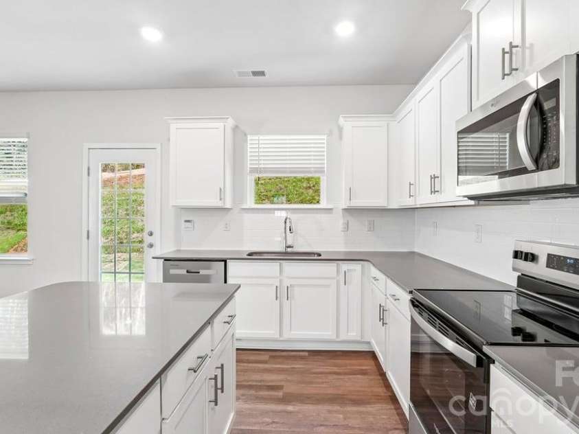 552 Dazzle Loop, Newton, NC 28658.  MLS# CAR4334725, YatesRealty ID 2377. 