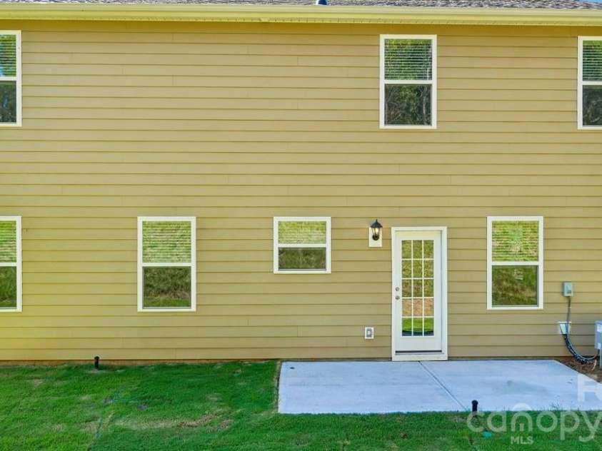 552 Dazzle Loop, Newton, NC 28658.  MLS# CAR4334725, YatesRealty ID 2377. 