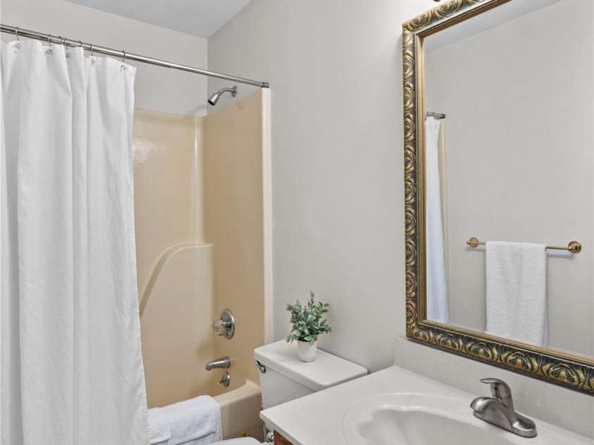 413 Windsor Lane, Statesville, NC 28677.  MLS# CAR4358815, YatesRealty ID 23770. 