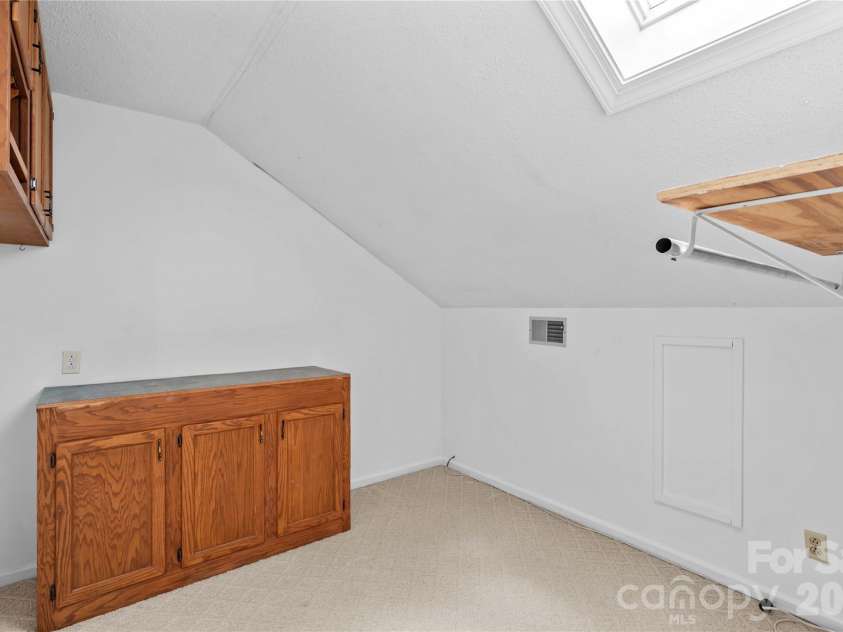413 Windsor Lane, Statesville, NC 28677.  MLS# CAR4358815, YatesRealty ID 23770. 