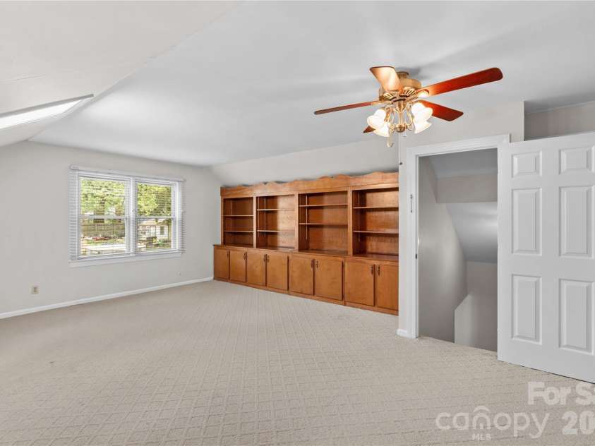 413 Windsor Lane, Statesville, NC 28677.  MLS# CAR4358815, YatesRealty ID 23770. 