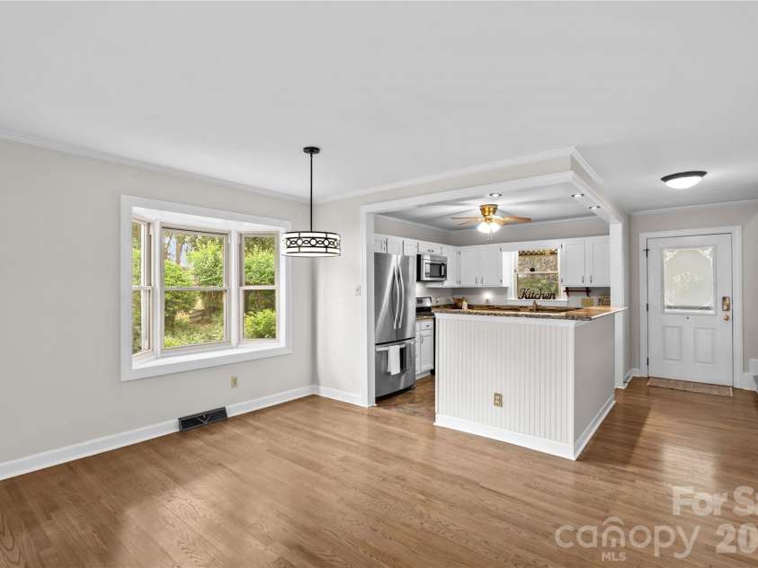 413 Windsor Lane, Statesville, NC 28677.  MLS# CAR4358815, YatesRealty ID 23770. 
