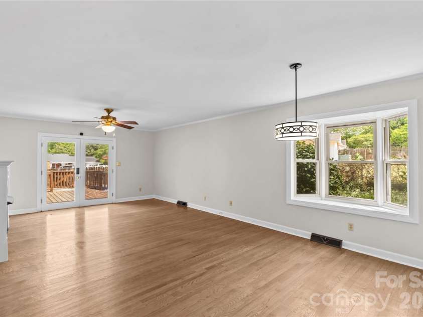 413 Windsor Lane, Statesville, NC 28677.  MLS# CAR4358815, YatesRealty ID 23770. 